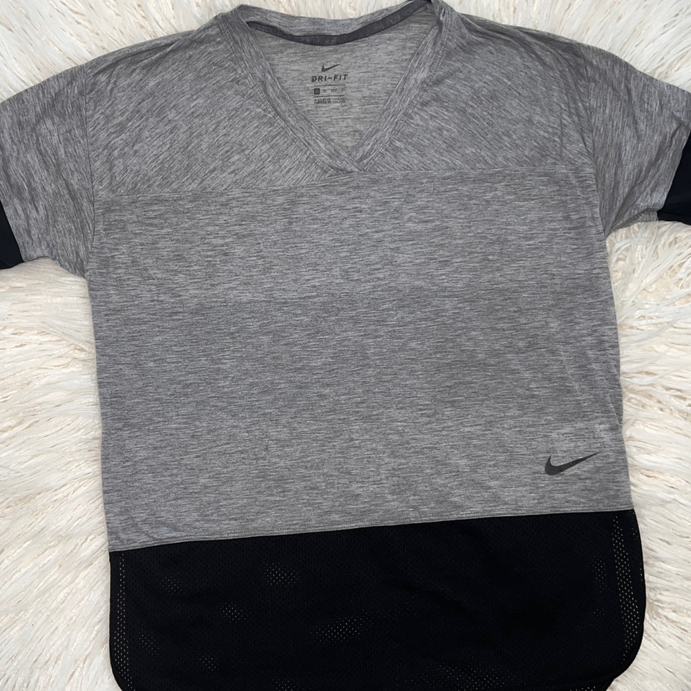 Nike top - Picture 3 of 3